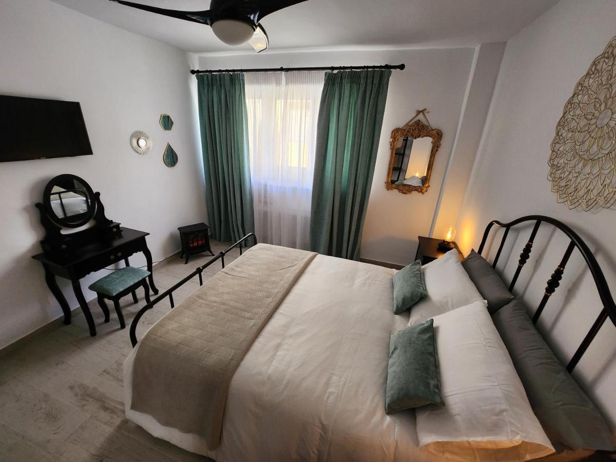 Fabulosa Casa En El Corazon De San Sebastian Almunecar Apartment Exterior photo